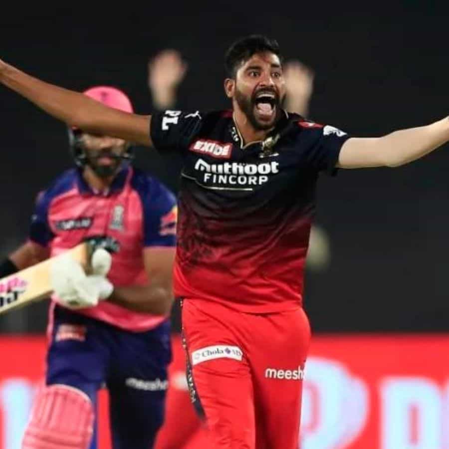 ఈ సీజన్ మొత్తం సిరాజ్‌కు చెడుగా ఉంది. చివరి వరకు ఎటువంటి మెరుగుదల లేదు. ఒక సీజన్‌లో అత్యధిక సిక్సర్లు ఇచ్చిన రికార్డులో నిలిచాడు. సిరాజ్ ఈ సీజన్‌లో 15 ఇన్నింగ్స్‌ల్లో 306 బంతులు వేసి అత్యధికంగా 31 సిక్సర్లు ఇచ్చాడు.