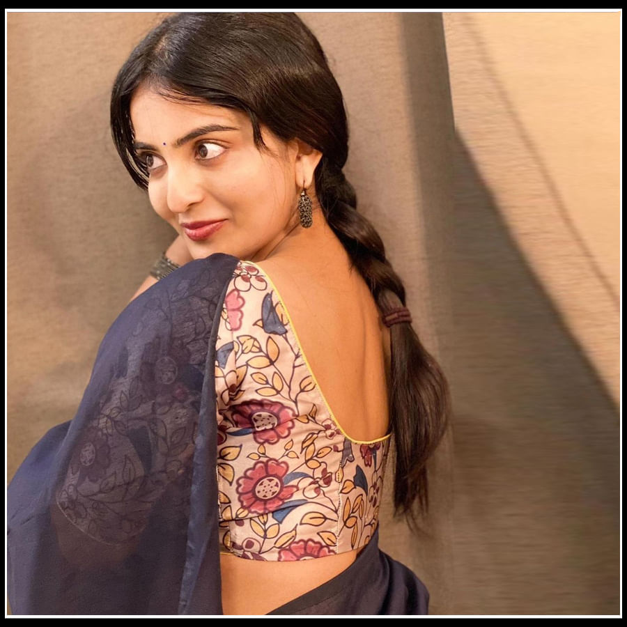 Ananya Nagalla: చీరకట్టులో బాపుబొమ్మలా ఒంపు సొంపుల సుందరి 'అనన్య నాగళ్ళ'