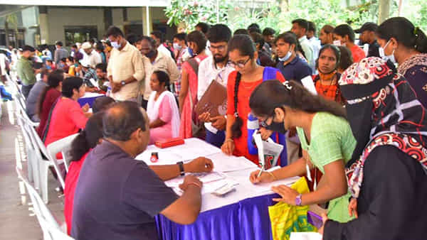 Jobs: నిరుద్యోగులకు అలర్ట్.. ఏపీ స్కిల్ డెవలప్మెంట్ కార్పొరేషన్ ఆధ్వరంలో నేడు ఇంటర్వ్యూలు.. పూర్తి వివరాలు..