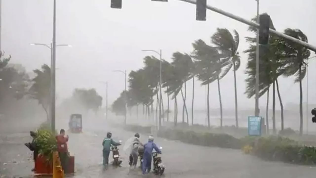 AP-Telangana Rains: గ్యాప్ లేదు.. మరో 48 గంటలు దంచుడే.. తెలుగు రాష్ట్రాలకు రెయిన్ అలెర్ట్.. టేక్ కేర్