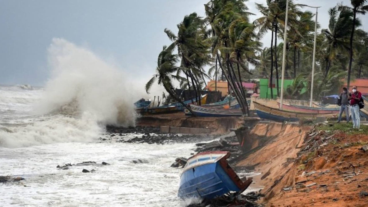 Cyclone Asani: తీరం దాటిన అసని తుఫాన్.. భూమిపై నుంచి మళ్లీ బంగాళాఖాతంలోకి.. అయినప్పటికీ