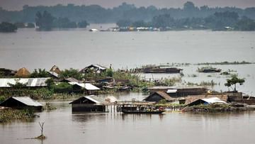 Assam floods: జల విలయంతో కకావికలం అవుతున్న అస్సాం.. నిరాశ్రయులైన లక్షలాది మంది..