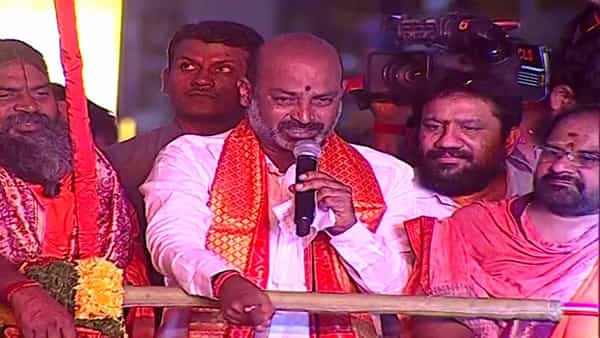 Telangana: ‘శివలింగమైతే మాది.. శవమైతే మీది’.. బండి సంజయ్ సంచలన కామెంట్స్..!