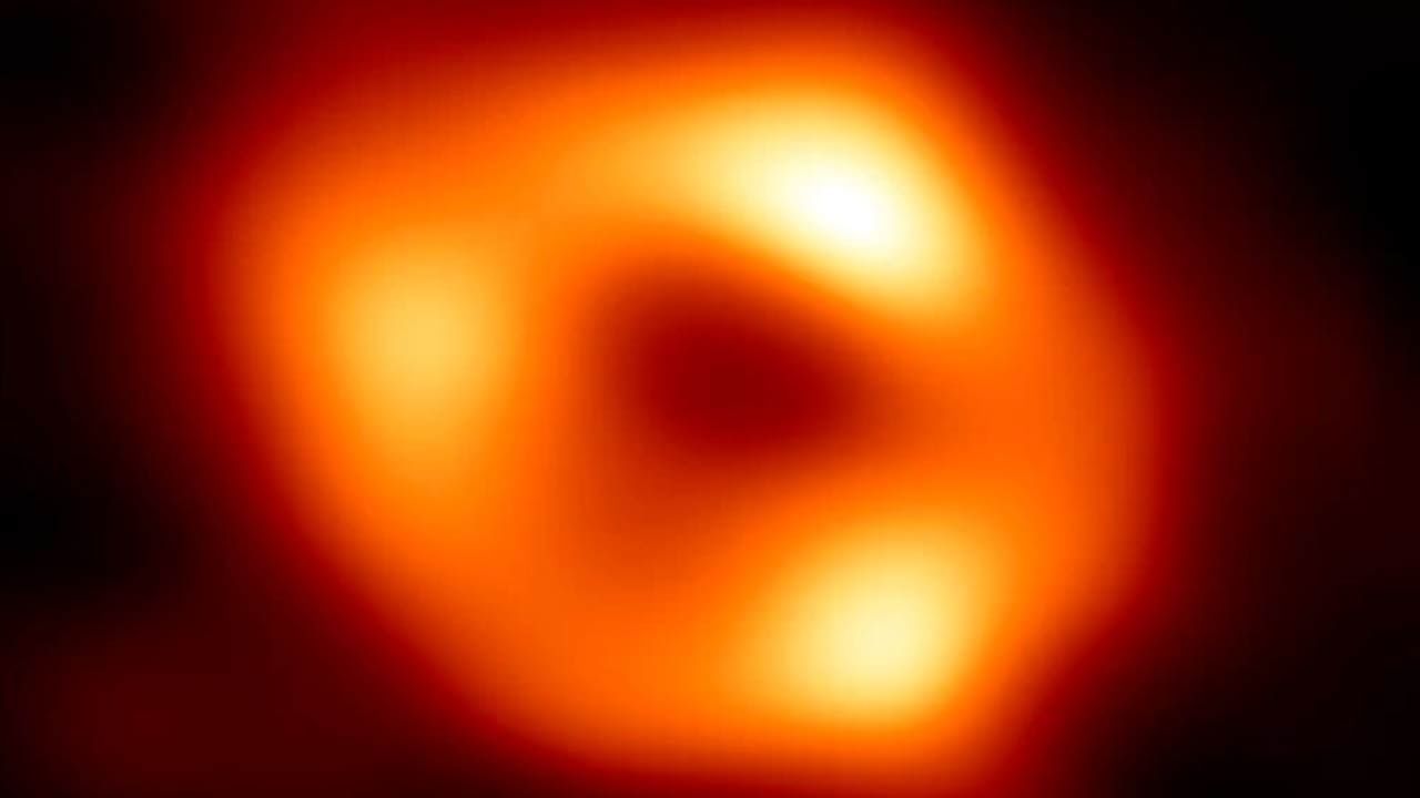Black Hole Picture: పాలపుంతలో అద్భుతం.. భారీ ‘బ్లాక్‌ హోల్’ ఫోటో విడుదల చేసిన సైంటిస్టులు..