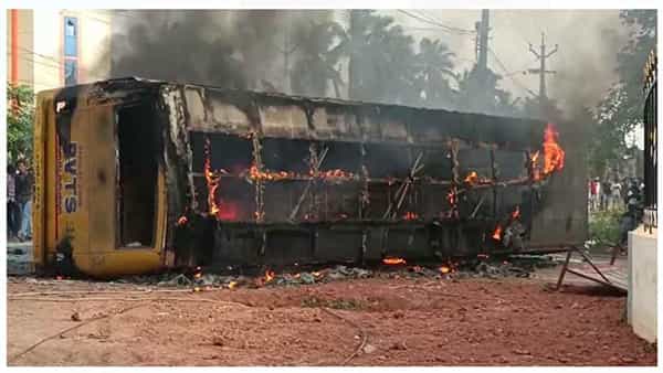 Amalapuram Tension: అమలాపురంలో హైటెన్షన్.. మంత్రి విశ్వరూప్ ఇంటికి నిప్పు..
