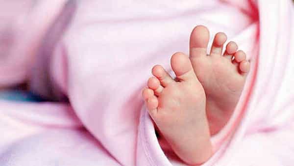 Crime News: ఇలా చేశావేంటమ్మా..? ఏడుస్తున్నారని ఇద్దరు పిల్లలను గొంతునులిమి చంపేసింది.. ఆ తర్వాత..