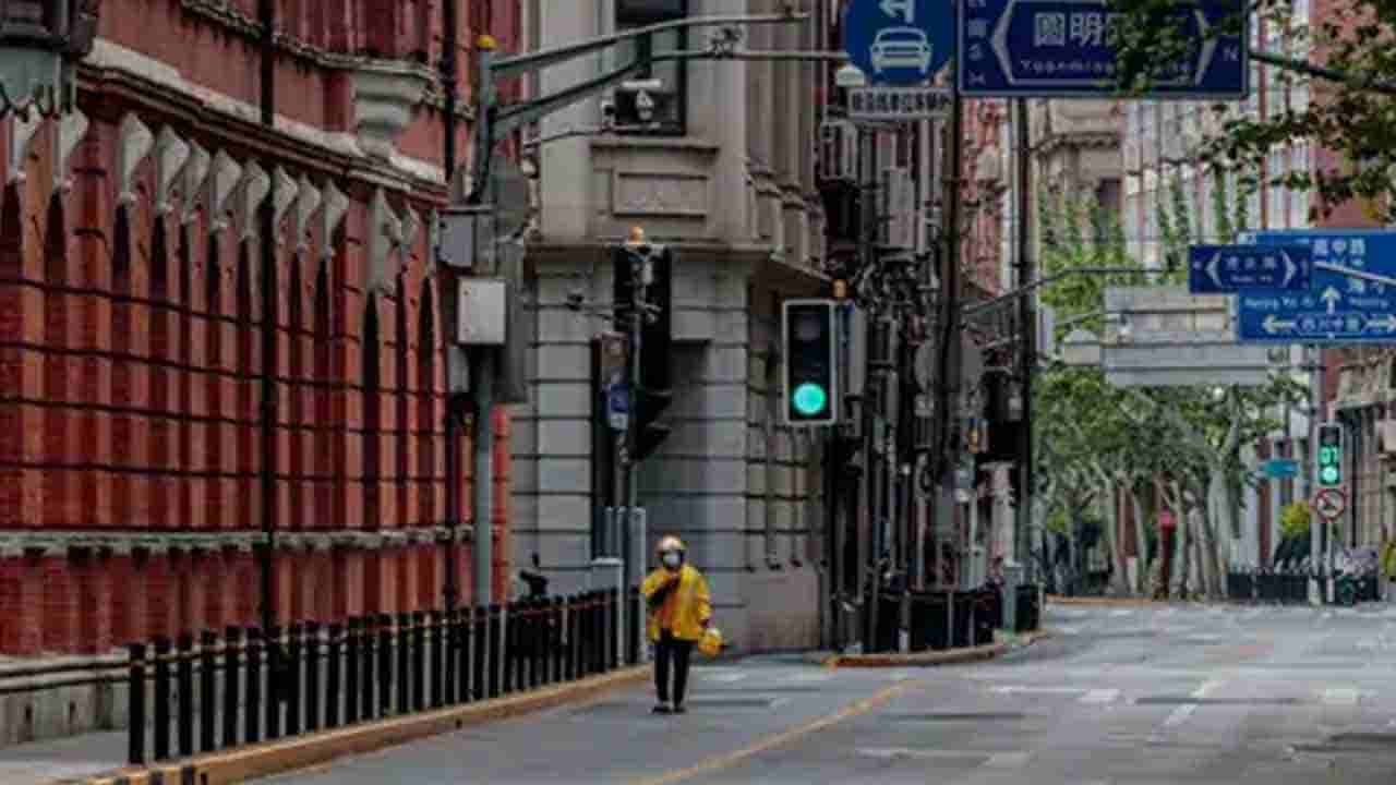 చైనా 73 ఏళ్లలో తొలిసారిగా మేడే జరుపుకోలేదు.. కారణం తెలిస్తే అదురుపుట్టడం ఖాయం!