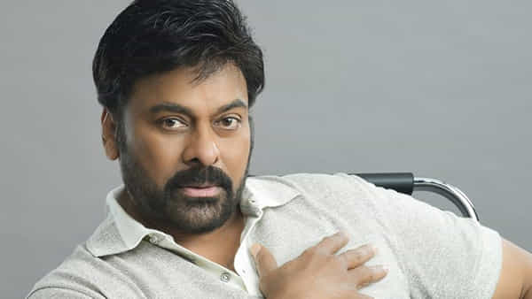 Megastar Chiranjeevi: పాండమిక్ తర్వాత తొలిసారి చిరంజీవి అలా.. చాలాకాలం తర్వాత సతీమణితో చిరు సెల్ఫీ..