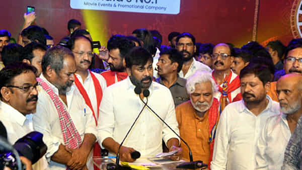 Chiranjeevi: సినీకార్మికుల సమస్యల పరిష్కారానికి ముందే ఉంటా.. టాలీవుడ్ కు చిరంజీవి భరోసా