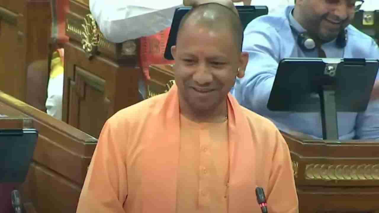 CM Yogi Adityanath: ఆ ఇద్దరు నేతలు సేమ్ టు సేమ్.. తేడా లేదంటూ యోగి ఆదిత్యనాథ్ సెటైర్లు..