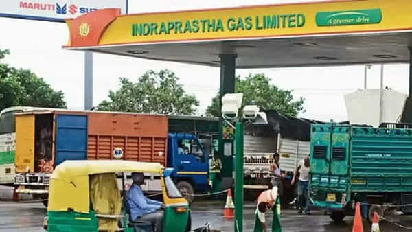 CNG Price Hike: వాహనదారులకు షాక్.. పెరిగిన CNG ధర.. ప్రధాన నగరాల్లో కొత్త రేట్ల వివరాలు