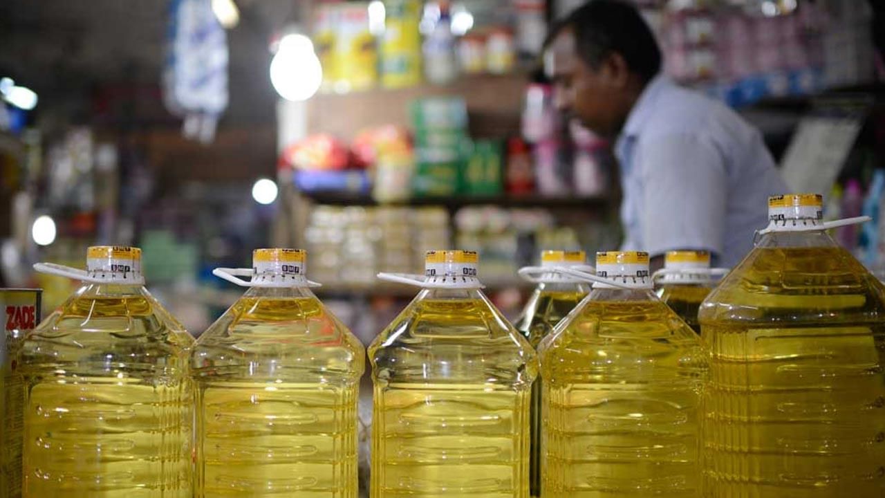 Cooking Oil: వినియోగదారులకు గుడ్ న్యూస్.. లీటర్ నూనెకు రూ.10 తగ్గించిన ప్రముఖ కంపెనీ..