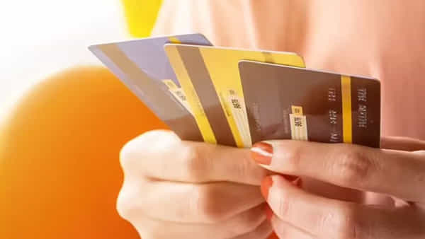 Credit Card: వార్షిక, ప్రాసెసింగ్ ఛార్జీలు లేకుండా కొత్త క్రెడిట్ కార్డు.. ఎలా తీసుకోవాలి..? పూర్తి వివరాలు