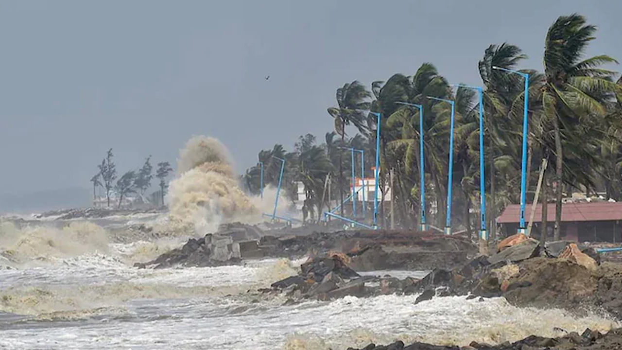 Asani Cyclone: దూసుకువస్తున్న 'అసని'.. ఏపీకి భారీ వర్ష సూచన.. అధికారులు అలెర్ట్
