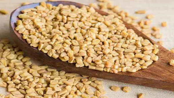 Fenugreek: మెంతులతో చుండ్రు సమస్యలకి చెక్.. ఈ విధంగా చేయండి..!
