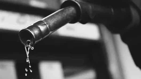 Petrol Diesel Price Today: పెట్రోల్, డీజిల్ ధరల అప్డేట్ వచ్చేసింది.. నేడు ఇంధన ధరలు ఎలా ఉన్నాయంటే..