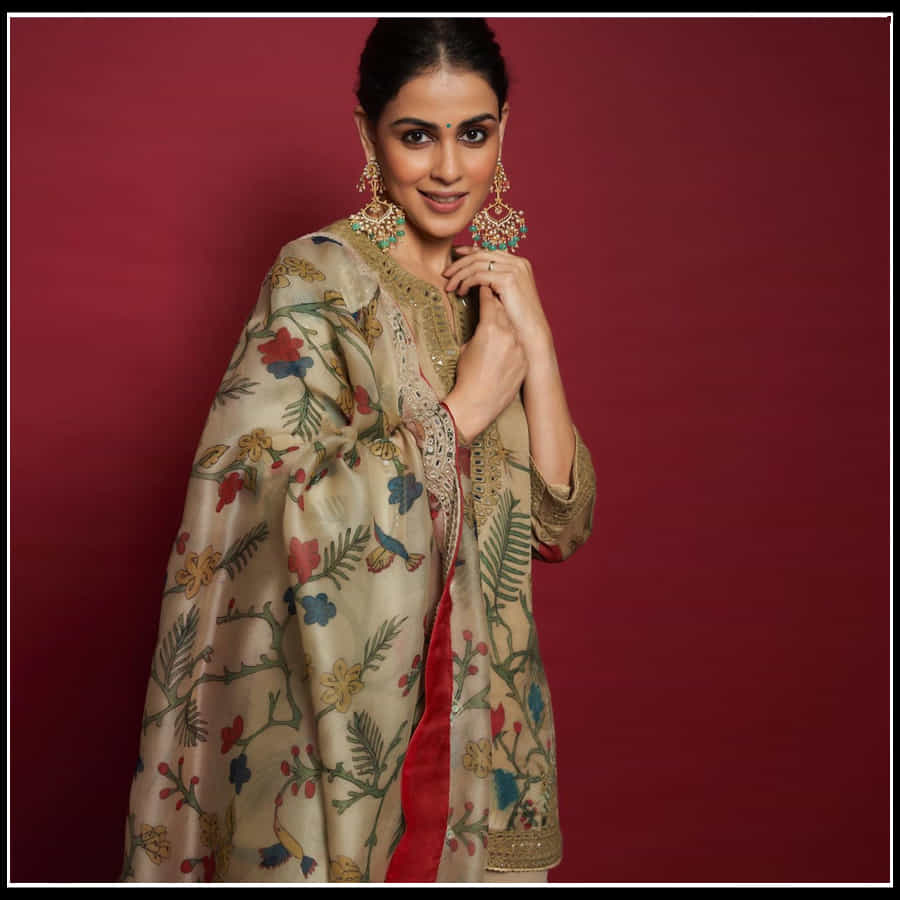 Genelia: రాయల్ లుక్ లో అదరగొడుతున్న ముద్దుగుమ్మ జెనీలియా..