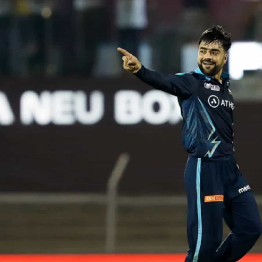 గుజరాత్ టైటాన్స్ విజయంలో ఐదో కీలక ప్లేయర్గా వైస్ కెప్టెన్ రషీద్ ఖాన్ నిలిచాడు. ఈ బౌలర్ 19 వికెట్లు పడగొట్టాడు. అతని ఎకానమీ రేటు ఓవర్కు 7 పరుగుల కంటే తక్కువగా ఉంది. రషీద్ లైన్ లెంగ్త్ ప్రత్యర్థులను ఒత్తిడిలోకి నెట్టడంతో గుజరాత్ ఇతర బౌలర్లు లాభపడ్డారు.