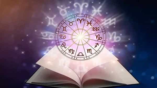 Horoscope Today: వీరికి అష్టమ చంద్ర దోషం.. ఆరోగ్యంపై శ్రద్ధ అవసరం.. గురువారం రాశిఫలాలు ఎలా ఉన్నాయంటే..