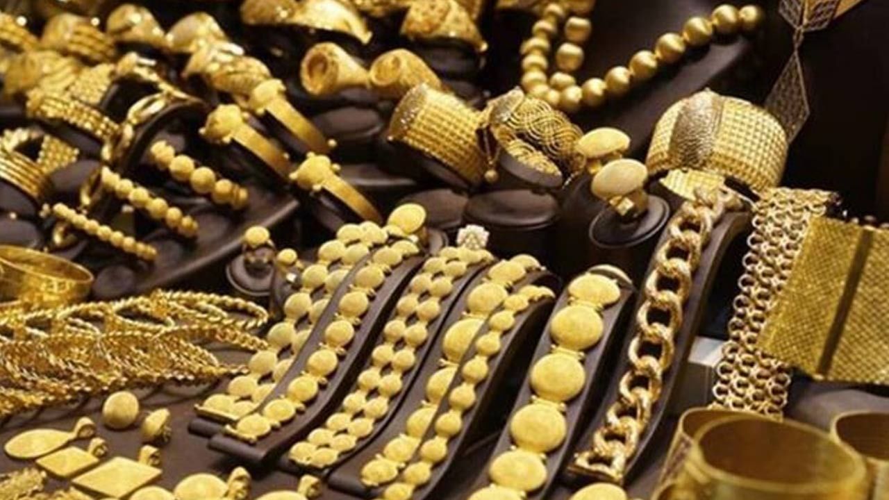 India Gold Demand: మూడునెలలుగా భారీగా తగ్గిన బంగారం కొనుగోళ్లు.. కారణాలేమిటంటే..