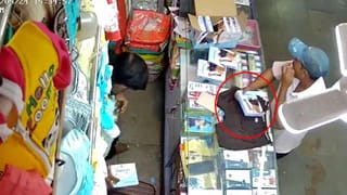 Boy Scating: మంచులో అద్భుతంగా స్కేటింగ్‌ చేస్తున్న చిన్నారి.. మధ్యలో ఊహించని ట్విస్ట్‌..