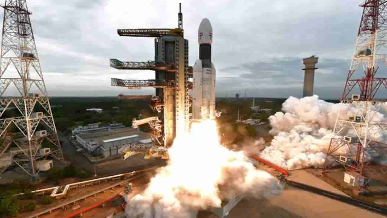 Russia Ukraine ISRO: రష్యా-ఉక్రెయిన్ యుద్ధం ఎఫెక్ట్.. అదే జరిగితే ఇస్రోకు ఇబ్బందులు తప్పవా?