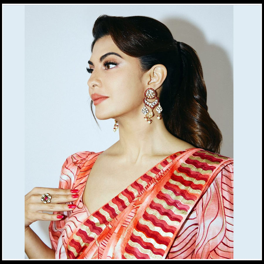 Jacqueline Fernandez:చీరకట్టులో వయ్యారాలు వలకబోస్తున్న బాలీవుడ్ బ్యూటీ 'జాక్వెలిన్‌ ఫెర్నాండెజ్‌'..