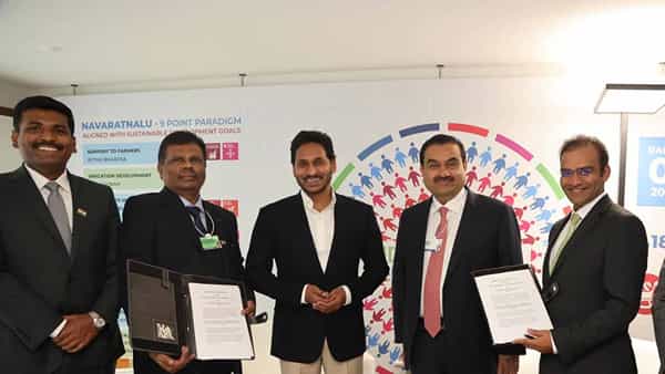 CM Jagan: రండి పెట్టుబడుల పెట్టండి.. పారిశ్రామికవేత్తలను ఆహ్వానించిన సీఎం జగన్..