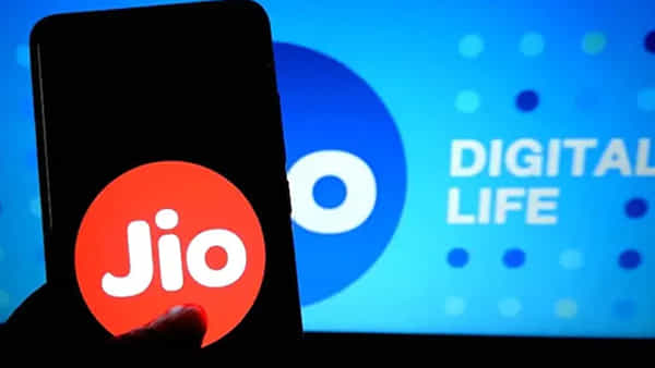 Jio: 40.5 కోట్లకు చేరిన జియో యూజర్ల సంఖ్య.. 15.7 లక్షల మంది చందాదార్లను కోల్పోయిన వొడాఫోన్ఐడియా..