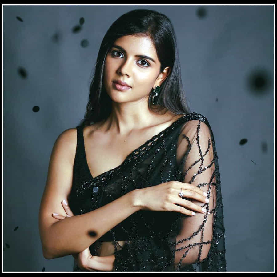 kalyani priyadarshan:మెరిసిపోతున్న కళ్యాణి ప్రియదర్శన్ శారీలో అందాలు చుస్తే మతి పోవాల్సిందే..