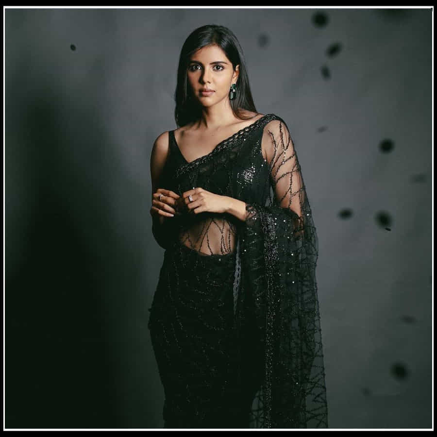 kalyani priyadarshan:మెరిసిపోతున్న కళ్యాణి ప్రియదర్శన్ శారీలో అందాలు చుస్తే మతి పోవాల్సిందే..