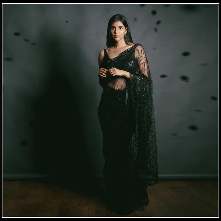 kalyani priyadarshan:మెరిసిపోతున్న కళ్యాణి ప్రియదర్శన్ శారీలో అందాలు చుస్తే మతి పోవాల్సిందే..