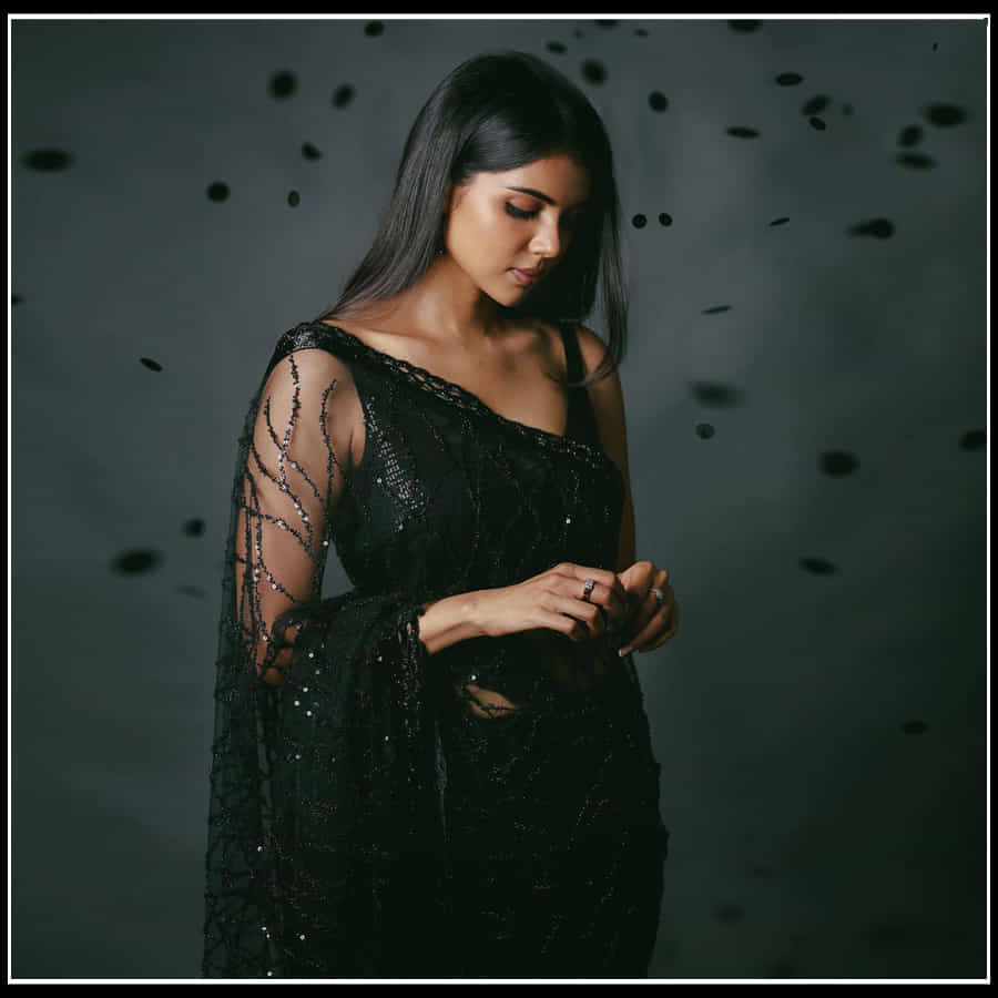 kalyani priyadarshan:మెరిసిపోతున్న కళ్యాణి ప్రియదర్శన్ శారీలో అందాలు చుస్తే మతి పోవాల్సిందే..