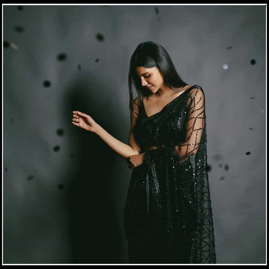 kalyani priyadarshan:మెరిసిపోతున్న కళ్యాణి ప్రియదర్శన్ శారీలో అందాలు చుస్తే మతి పోవాల్సిందే..