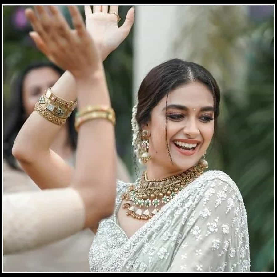 keerthi suresh: దేవకన్య కూడా నీ అందం ముందు దిగదుడుపే..