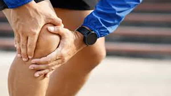 Health Tips: మోకాళ్ల నొప్పిని తట్టుకోలేకపోతున్నారా.. ఈ 5 ఆహారాలని డైట్లో చేర్చండి..!