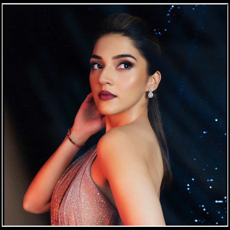 Mehreen Kaur Pirzada:మాతెక్కించే ఫోజులతో కొంటే చూపులతో మతిపొగోట్టేస్తున్న మెహ్రీన్..