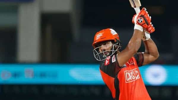 MI vs SRH Score: దంచికొట్టిన ఎస్ఆర్హెచ్.. హాఫ్ సెంచరీతో ఆకట్టుకున్న త్రిపాఠి.. ముంబై ఎదుట భారీ టార్గెట్..