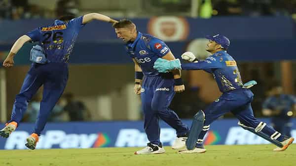 MI Vs GT: ఉత్కంఠ పోరులో రోహిత్ సేన విజయం.. 5 పరుగుల తేడాతో గుజరాత్పై గెలుపు..
