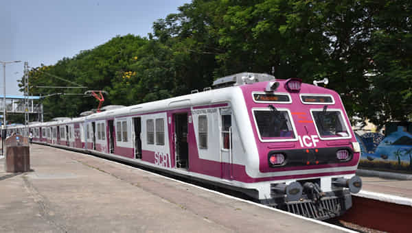 Hyderabad MMTS: హైదరాబాదీలకు గుడ్ న్యూస్.. MMTS ఛార్జీలను 50% వరకు తగ్గిస్తూ నిర్ణయం..