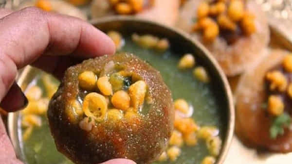 Food Poisoning: గిరిజన జాతరలో ఫుడ్ పాయిజన్.. పానీపూరి తిన్న 97 మంది చిన్నారులకు అస్వస్థత