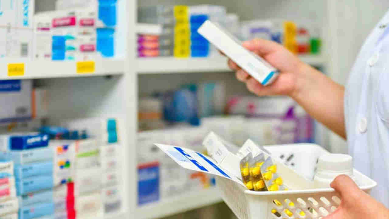 OTC Medicines: కేంద్రం కొత్త నిర్ణయం.. డాక్టర్ ప్రిస్క్రిప్షన్ లేకుండా ఆ మందులు కొనుక్కునేందుకు వెసులుబాటు..