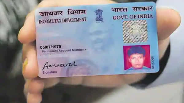 PAN Card Safety Tips: పాన్ కార్డు విషయంలో నిర్లక్ష్యం చేస్తున్నారా..? మోసానికి గురైనట్లే..!