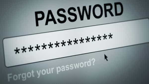 Strong Password: మీ అకౌంట్కు హ్యాకర్లు గుర్తుపట్టలేని పాస్వర్డ్లు ఉండాలంటే ఇవి వాడండి..!