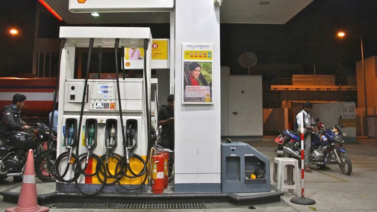 Petrol Pump: భారతదేశంలోని పెట్రోల్‌ పంపుల్లో ఈ ఆరు సదుపాయాలు ఉచితమే.. లేకపోతే ఫిర్యాదు చేయవచ్చు..!