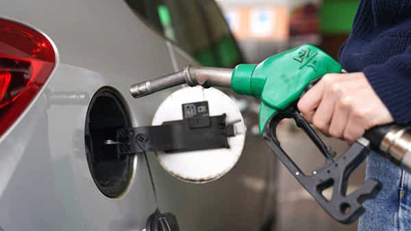 Petrol Diesel Price Today: తాజాగా దేశంలో పెట్రోల్, డీజిల్ ధరలు ఎలా ఉన్నాయంటే..?