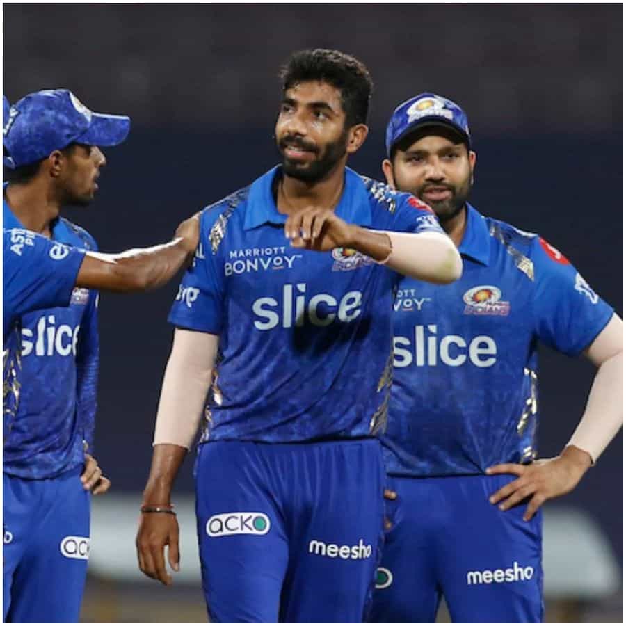 ఐపీఎల్ చరిత్రలో బుమ్రా ప్రదర్శన రెండో అద్భుత ప్రదర్శనగా నిలిచింది. ఐపీఎల్లో అత్యల్ప పరుగులకు 5 వికెట్లు తీసిన రెండో బౌలర్గా బుమ్రా నిలిచాడు. అతనికి ముందు 2009లో రాజస్థాన్ రాయల్స్పై అనిల్ కుంబ్లే 5 పరుగులిచ్చి 5 వికెట్లు పడగొట్టాడు.