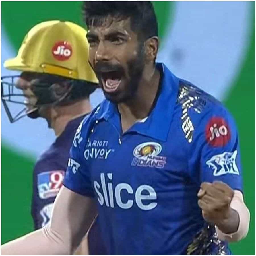 కోల్కతా నైట్ రైడర్స్తో జరిగిన మ్యాచ్లో బుమ్రా 10 పరుగులిచ్చి 5 వికెట్లు పడగొట్టాడు. ఐపీఎల్లో ముంబై తరపున బౌలర్కు ఇది రెండో అత్యుత్తమ ప్రదర్శన. అంతకుముందు 2019లో సన్రైజర్స్ హైదరాబాద్పై అల్జారీ జోసెఫ్ 12 పరుగులిచ్చి 6 వికెట్లు పడగొట్టాడు.