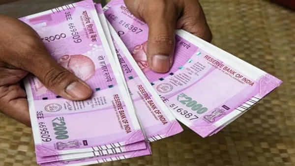 Post Office: పోస్టాఫీసులో సేవింగ్స్ ఖాతాను ఎవరెవరు తెరవవచ్చు.. వడ్డీ రేటు ఎంత..? పూర్తి వివరాలు