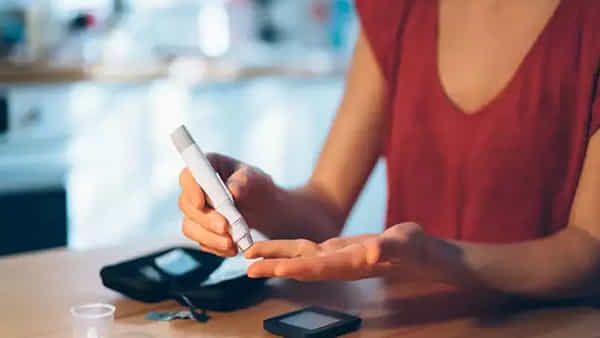 Pre Diabetes: శరీరంలో ఈ లక్షణాలు కనిపిస్తే అది ప్రీ డయాబెటీస్.. అవేంటంటే..?